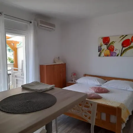 Gæstehus & Kaurloto 3*