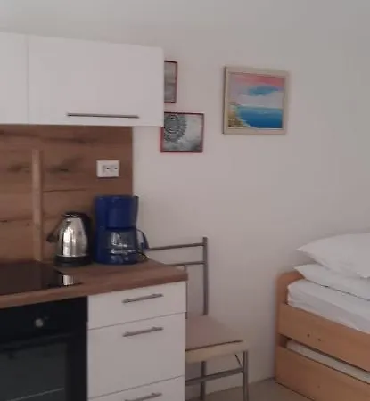 Gæstehus & Kaurloto 3*