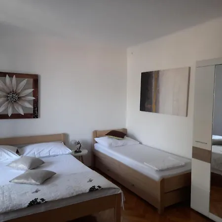 & Kaurloto Gæstehus Pag Town