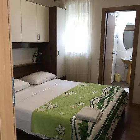 Pensión & Kaurloto 3*