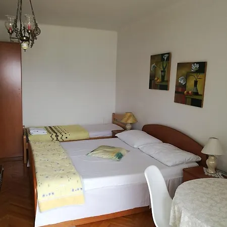 Pensión & Kaurloto 3*