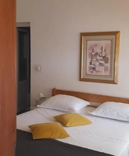 Pensión & Kaurloto 3*