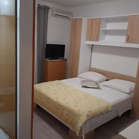 & Kaurloto 3* Pag Town