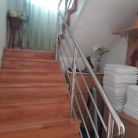 & Kaurloto Guest house Pag Town