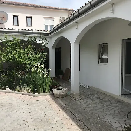 & Kaurloto 3* Pag Town