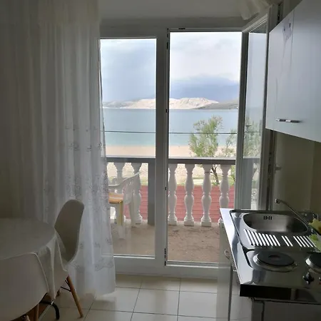 & Kaurloto Guest house Pag Town