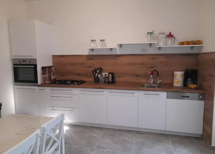 & Kaurloto 3* Pag Town