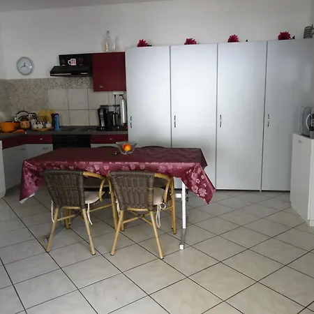 Guest house & Kaurloto Pag Town