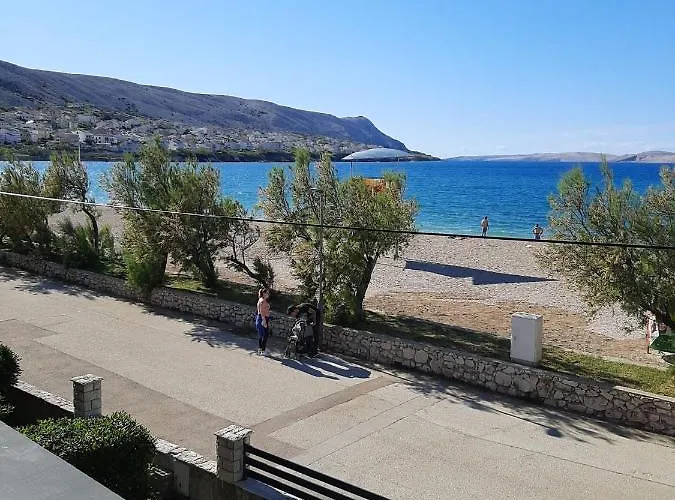 Rooms&apartments Kaurloto Pag Town