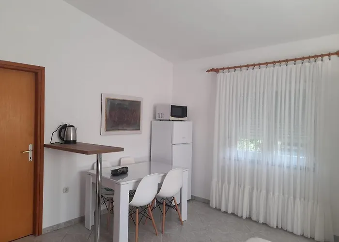 Rooms&apartments Kaurloto