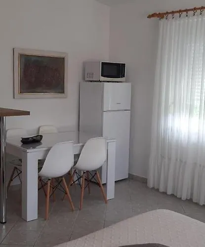 Rooms&apartments Kaurloto Gasthuis 3*